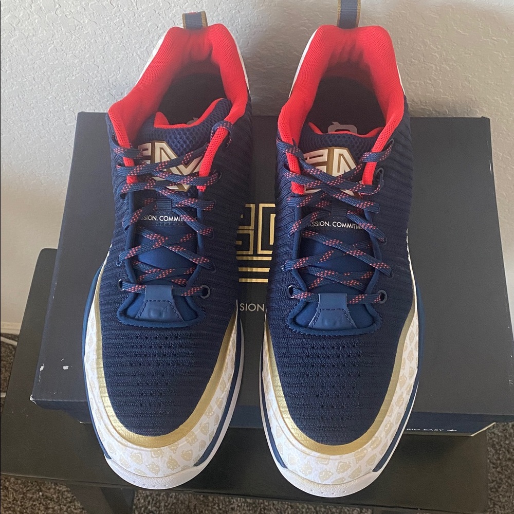 Q4 Men's Blue and Gold Athletic Shoes